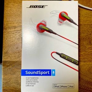 In ear wired headphones